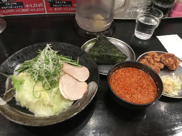 「広島つけめん 唐揚げセット」@廣島つけ麺本舗 ばくだん屋 広島駅新幹線口店の写真