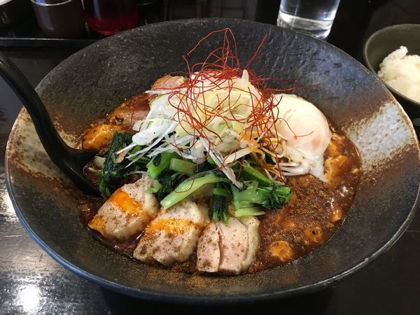 「麻婆まぜそば＋クーポン青菜」@麻婆まぜそば 麻ぜろうの写真