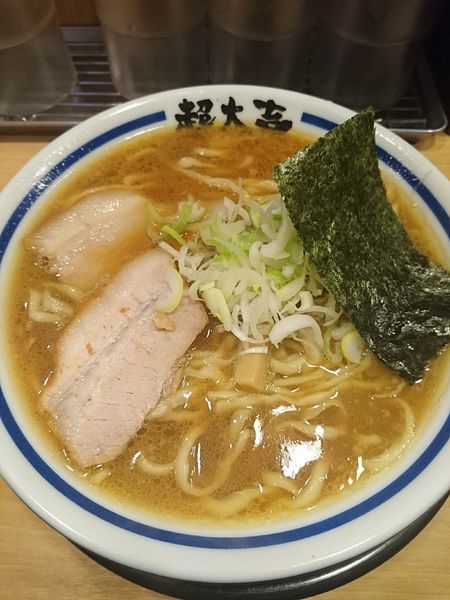 「ラーメン 780円 (大盛)」@天然豚骨醤油 らーめん玉 超大吉 上野店の写真