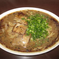 黒ラーメン　800円