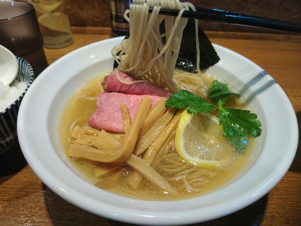 「【限定】縞ホッケの塩そば750円＋めし割110円」@寿製麺よしかわ 川越店の写真