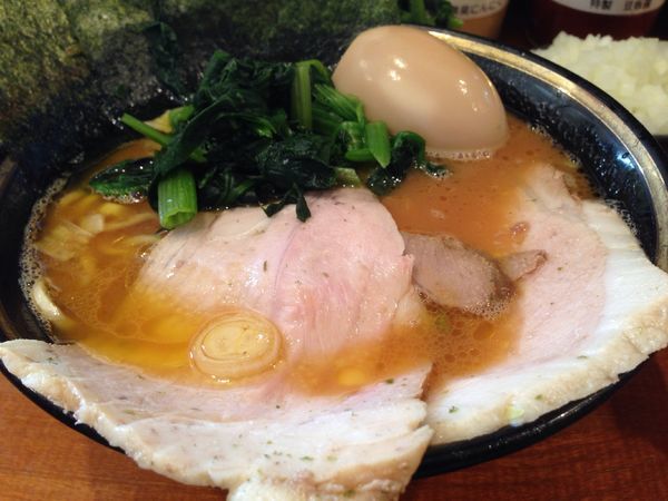 「ラーメン + 味玉」@末廣家の写真