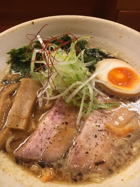 「魚元素 濃厚しょうゆ（鶏白湯）¥770」@麺元素の写真