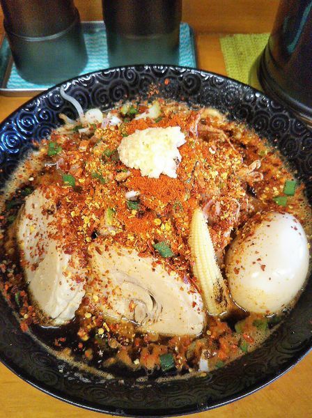 「特製蠍ラーメン1030円 辛さ増し増し痺れ増し、もやし増量」@Japanese soba Noodles 蠍の写真
