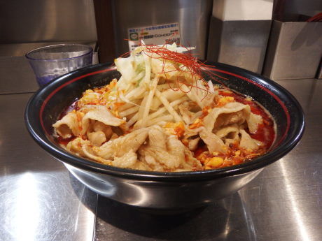 「紅らーめん」@麺創研 紅 府中の写真