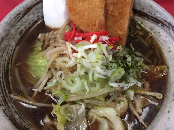 「ソースラーメン ハムカツのせ」@中華料理 大輦の写真
