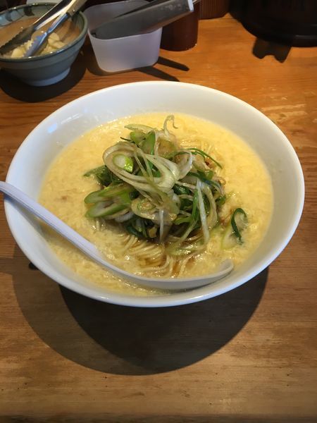 「黄金の葱塩麺」@博多 龍ノ髭の写真