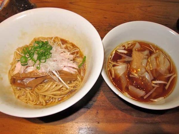 「鶏油そば＋ワンタンスープ　900円」@ラーメン屋 トイ・ボックスの写真