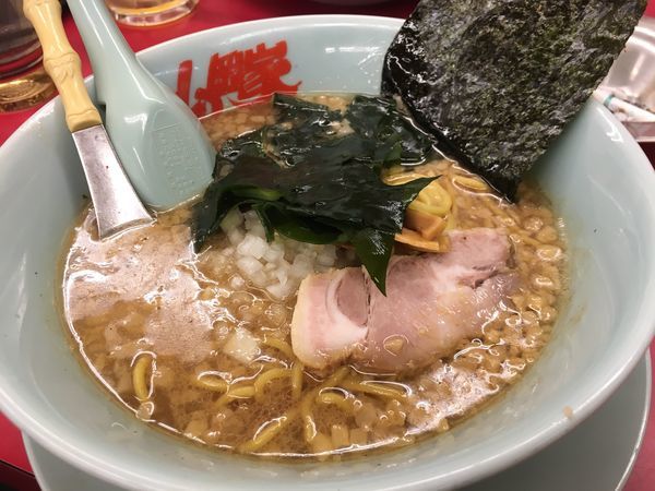 「プレミアム豚骨醤油」@山岡家 狭山店の写真