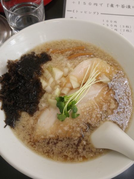 「背脂煮干しらーめん　750円＋煮干し茶漬け　150円」@ラーメン香華の写真