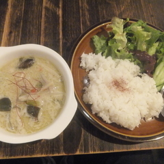 ヨル カフェ フロッシュの画像