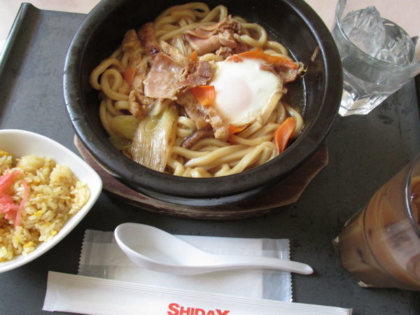 「鍋焼きうどん+ﾐﾆﾁｬｰﾊﾝ　「580円+130円」」@シダックス 春日部ユリノキ通り店の写真