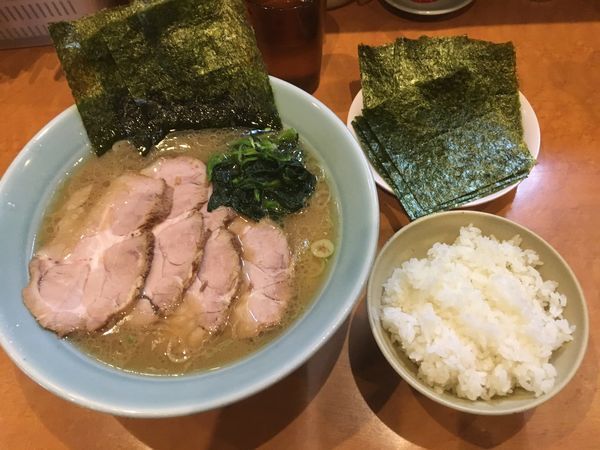 「特製チャーシュー麺￥1,000+他￥200」@横浜らーめん 寿三家の写真
