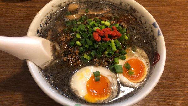 「黒ごま担々麺 大盛」@麺や 阿闍梨 市川店の写真
