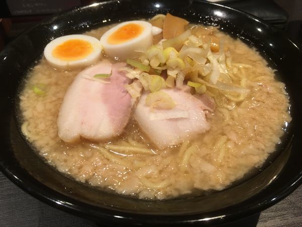 「背脂ラーメン」@ラーメン大至の写真