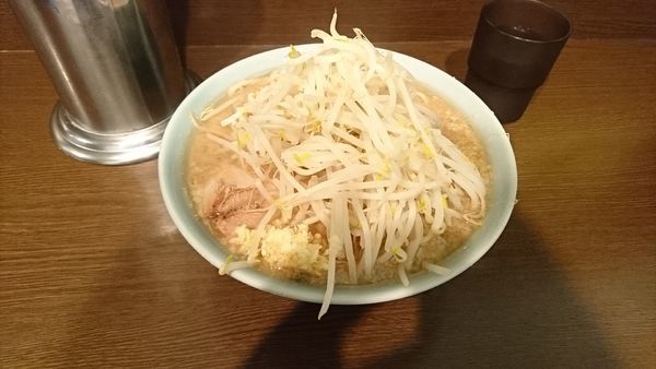 「小ラーメン＋ニンニクアブラ」@ラーメン二郎 JR西口蒲田店の写真