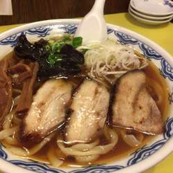 手打ちラーメン 800円