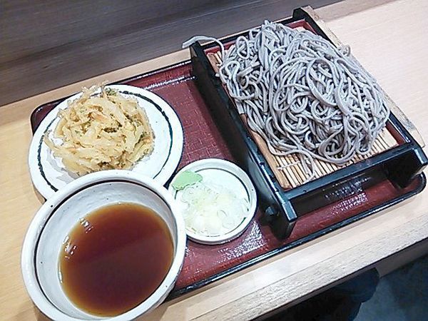 「野菜かき揚げせいろ（大）」@乱切りそば あずみの写真