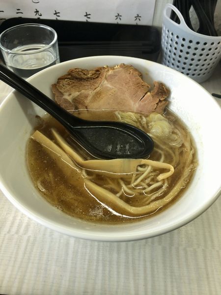 「追いがつお香る醤油ラーメン」@拉麺 しのざきの写真