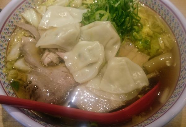 「ワンタン麺（限定）＋小チャーシュー」@どうとんぼり神座 東京ドームシティ店の写真