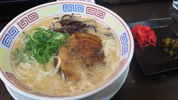 「日の出式 九州らーめん ￥690」@日の出らーめん 横浜桜木町本店の写真