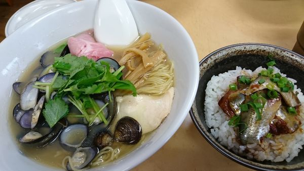 「煮干ししじみそば+いわし丼」@中華そば よしかわの写真