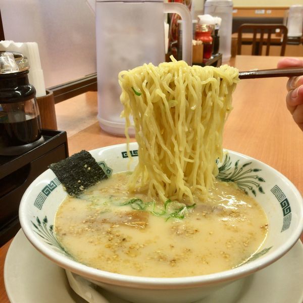 「とんこつラーメン」@日高屋 祖師ヶ谷大蔵店の写真