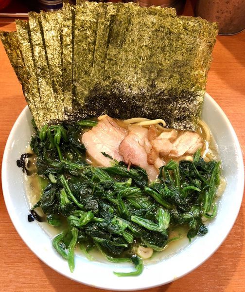 「ラーメン(650円) のり(100円) ほうれん草(100円)」@とさの家の写真