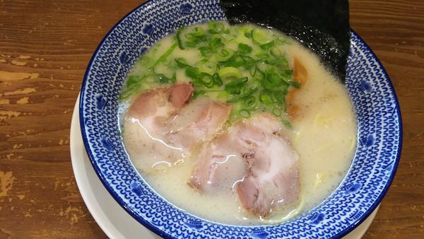 「白ラーメン」@大宮豚骨 一番軒の写真