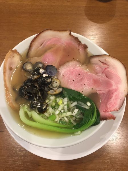 「黄金スープのしじみ チャーシュートッピング￥９５０円」@麺や いちころの写真