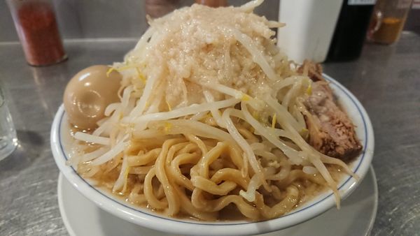「らーめん(ヤサイ、アブラ)＋味玉」@らーめん大 本郷店の写真