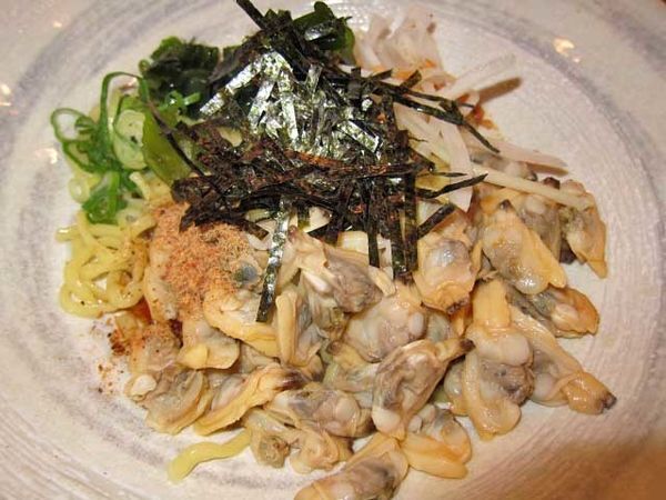 「魚がしそば　680円」@魚介系まぜそば専門店 魚がしそば 新橋本店の写真