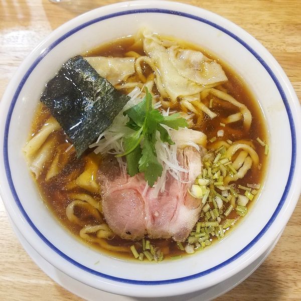 「わんたん中華そば　醤油」@手打式超多加水麺 ののくらの写真