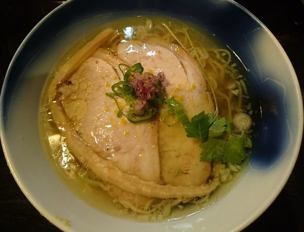 「豚チャーシュー麺（塩）」@らぁめん矢 ロックンビリースーパーワンの写真