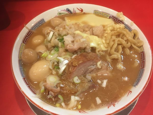 「ラーメン並¥780+うずら¥100+チーズ¥80」@ジャンプの写真