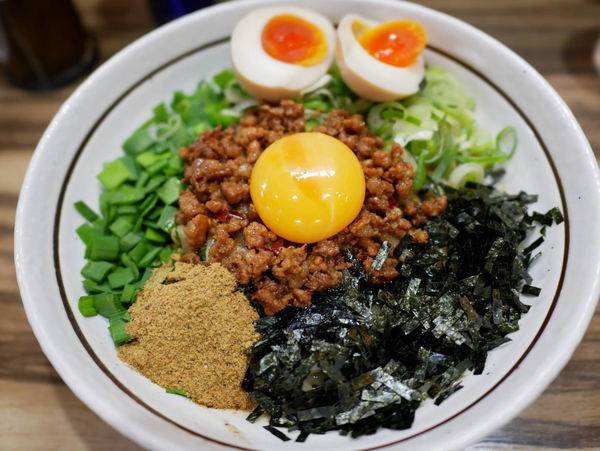 「元祖台湾まぜそば 並＋サービス味玉」@麺屋 はるか 秋葉原店の写真