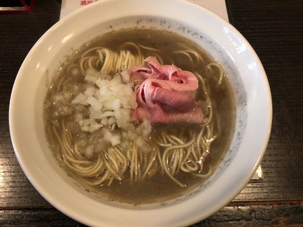 「境港産煮干そば(800円)+ニラの和え玉(300円)」@灰汁中華 丿貫 福富町本店の写真