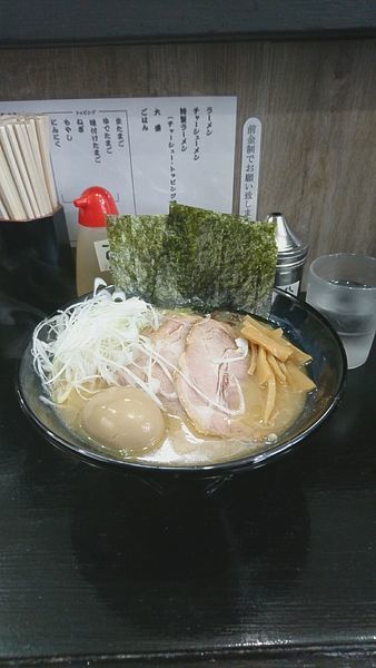 「特製ラーメン」@ラーメンつ～んとこの写真