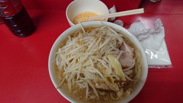 「小豚　面少なめ　ニンニク少」@ラーメン二郎 千住大橋駅前店の写真