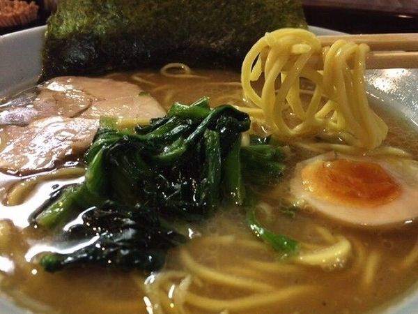 「ラーメン(750円)」@鶴市家の写真