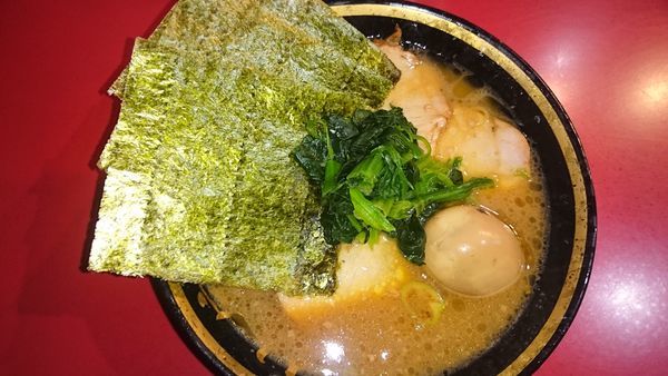 「チャーシューメン+味玉」@家系総本山 ラーメン吉村家の写真