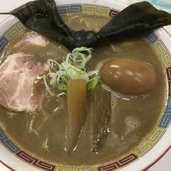 煮干鰮豚骨らーめん煮玉子入り 850円