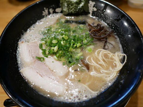 「Bセット（ラーメン＋炒飯）粉落とし」@博多一瑞亭 三田店の写真