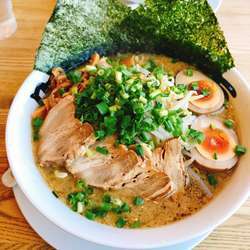 豚骨商事ラーメン