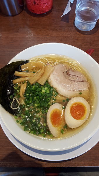 「貝だし塩らーめん」@ばってんラーメン 町田店の写真
