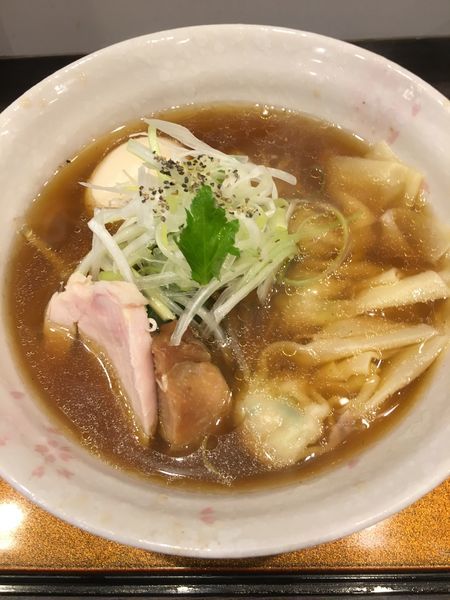 「旨玉中華そば+ワンタン」@チラナイサクラの写真