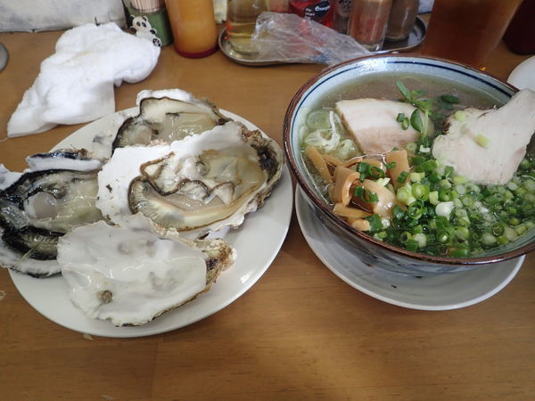 「活殻牡蠣 塩の陣　C」@MENYA 食い味の道有楽の写真