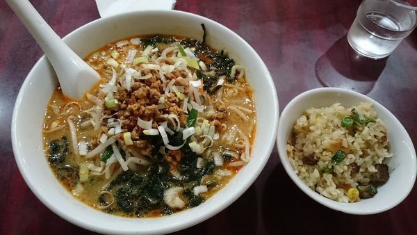 「担々麺＋ミニチャーハン（800円）」@中国料理 北京飯店 秋葉原店の写真