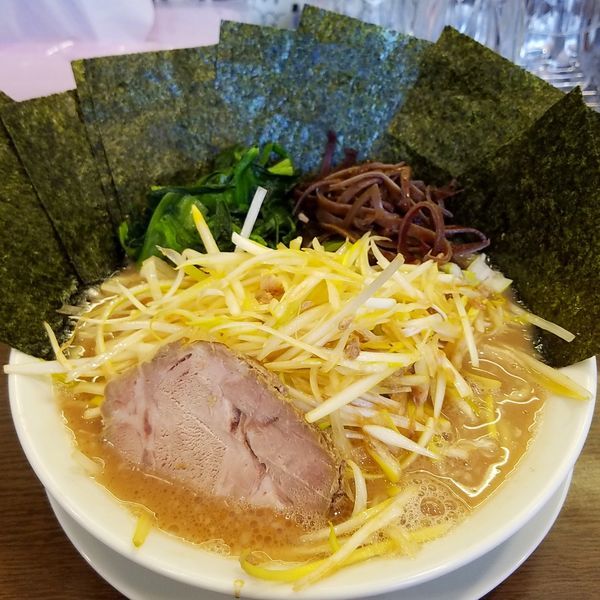 「ネギラーメン850円＋海苔100円」@うまいヨ ゆうちゃんラーメンの写真