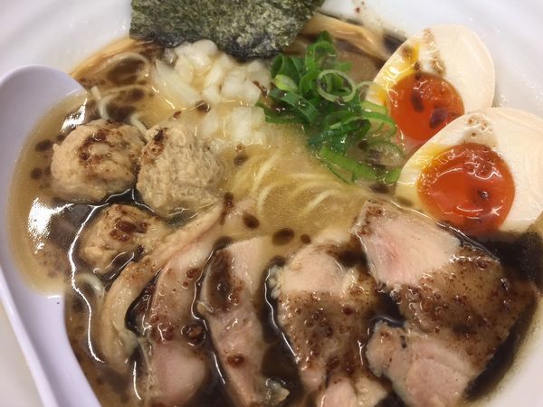 「特製焦がしニンニク濃厚鶏白湯そば」@麺屋 ゆるり。の写真